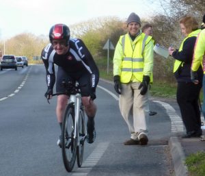 Paul Hayward sets off (photo by Fergus Muir)